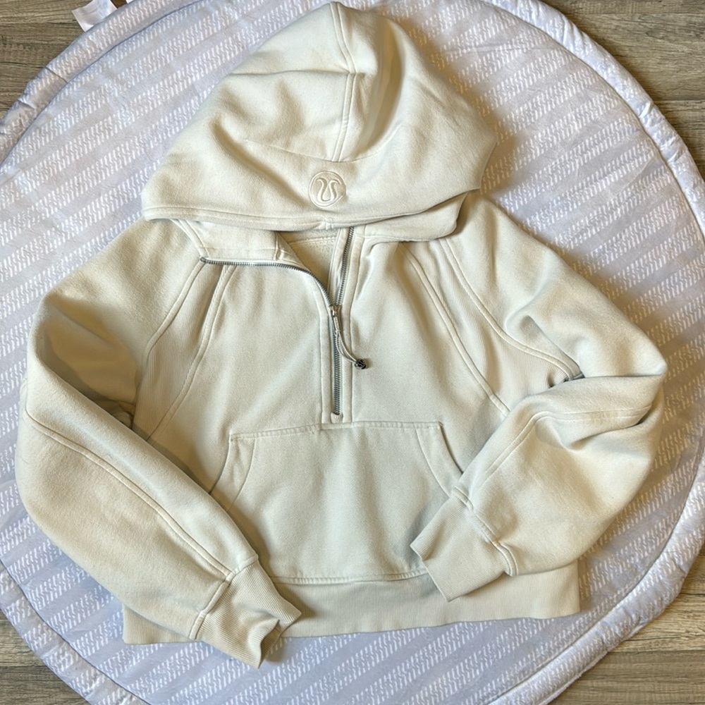 Lululemon cropped scuba